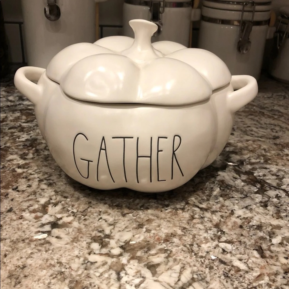 Rae Dunn pumpkin with lid